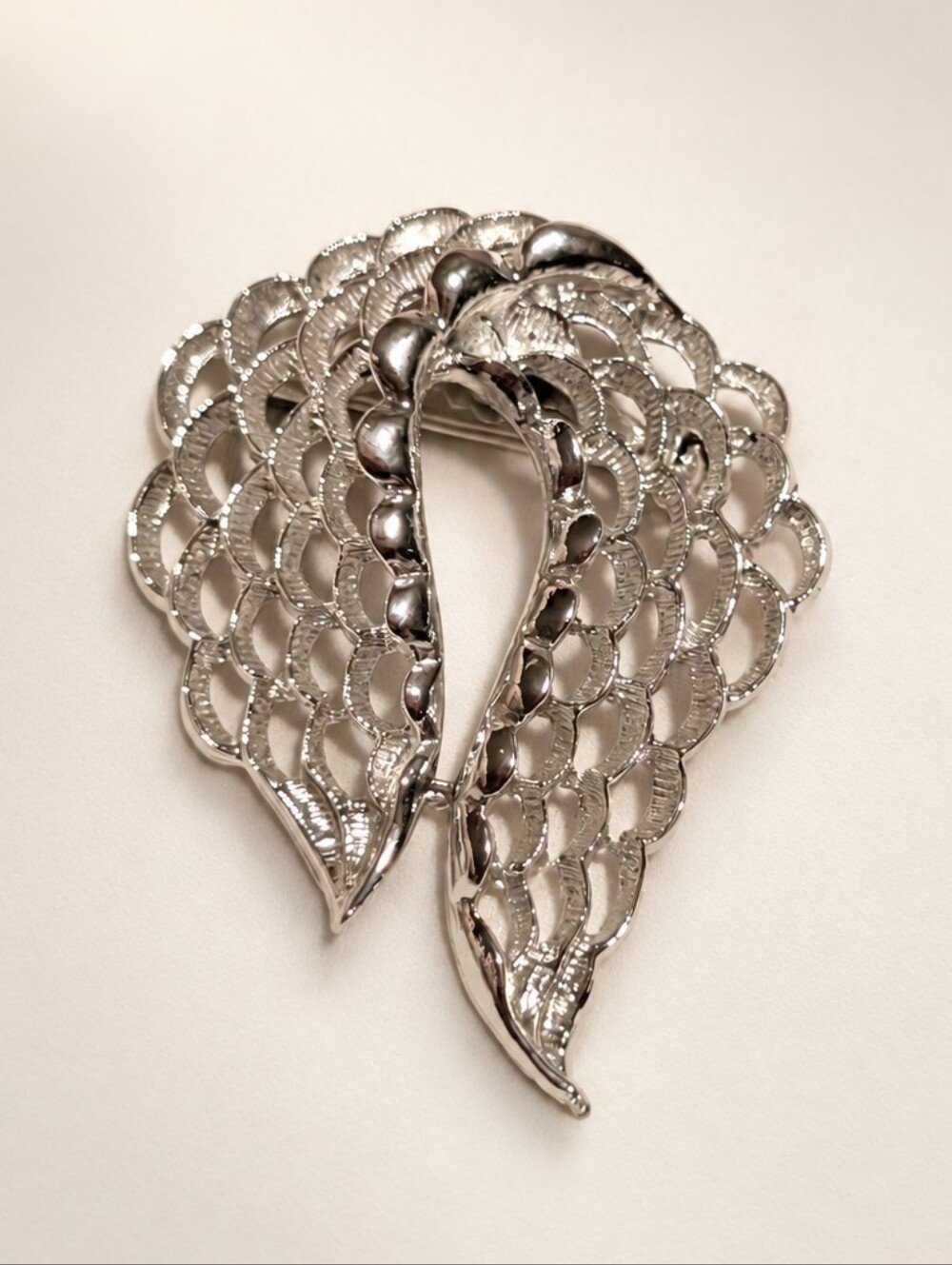 Vintage Silver Tone Angels Wings Brooch.